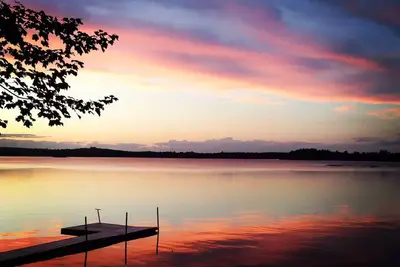 Image de Gorgeous 2-bedroom cottage with Ac in charming Webb Pond Eastbrook, Maine!