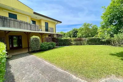 Image de Maison de vacances avec jardin et piscine