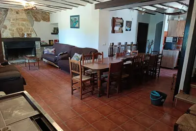Image de Country cottage. Totally isolated. Near Petrola salt lakes