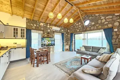 Image de Luxurious 2-bedroom stone villa with two pools, Turkish hamam & sauna