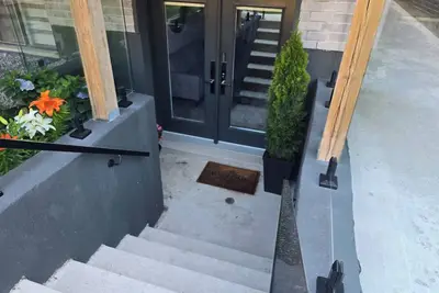 Image de Private 2 Bedroom Basement Apartment
