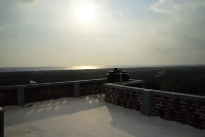 Image de Partyhouse on top of the world!