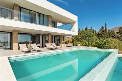 Image de Villa Castaño sea views with heated Pool | Estepona | 8p