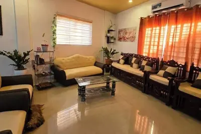 Image de Cozy 3-Br house. 15 pax. Fast Wifi. Near Iloilo airport. Pet friendly