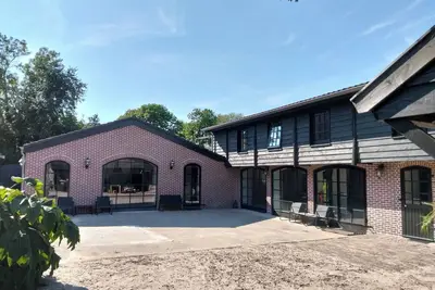 Image de Beautiful vacation home on the Grote Geus estate in Bergen near the beach