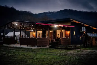 Image de River side and near forest chalet in Brad/Ribita perfect for a relaxing getaway.