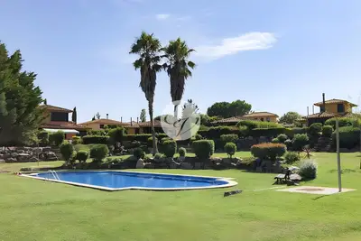 Image de Villa « Isabelle » avec piscine partagée, terrasse privée et Wi-Fi