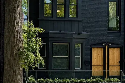 Image de Luxury Home 3bed2bath | Yorkville Parking | Sauna| Gym