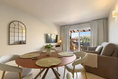 Image de Relaxing 1 Bed Sea View Apt, Private Terrace