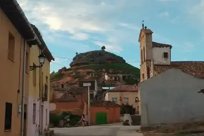 Image de House for 16 next to Burgo de Osma. Hiking, wine, castles. Pets