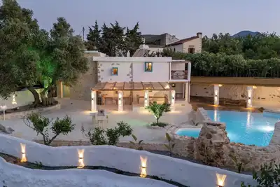 Image de Aspasia Wabi Retreat by Cvr