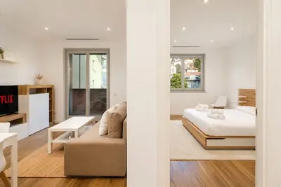 Image de Design apartment 10 min from downtown with balcony