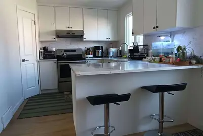 Image de Full privacy whole Unit 4+ bedrooms next to downtown & airport