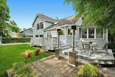 Image de Beautiful 5-Bedroom House Near Star Lake - Easy Access to train to Fifa Matches