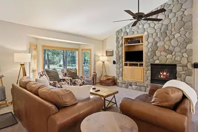Image de 37 Kinglet - North End River Charmer! Hot Tub, Sharc, Ping Pong, Bikes