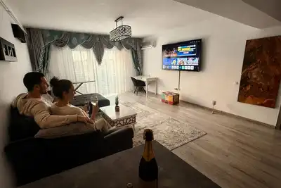 Image de Cozy 2-bedroom apartment in tranquil Iași with Ac
