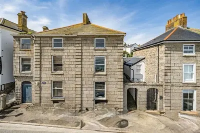 Image de Minster Panorama is a beautifully restored three story Georgian Town House located on the famous \"Th