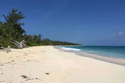 Image de Beachfront Cottage with 50 Mile Ocean View and Pool Access