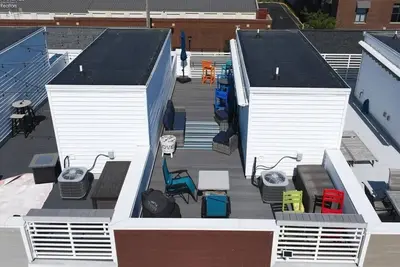 Image de Rooftop Deck | Water & C. P. Views |   Modern Condo