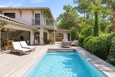 Image de Très belle villa idéalement située avec piscine chauffée, 4*, 5 ch, Arcachon