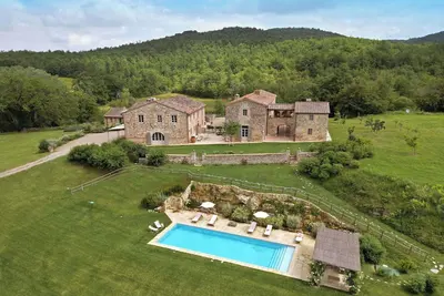 Image de Villa à Frosini avec 6 chambres à coucher, 12 couchages
