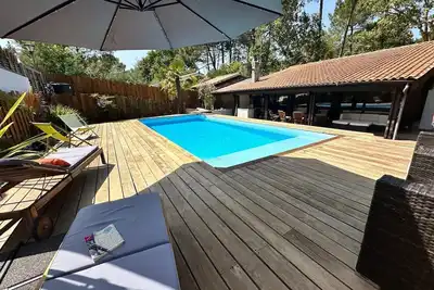 Image de Maison avec piscine 14 couchages dans les pins