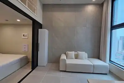Image de Cozy, Comfortable and Well-located Duplex in Euljiro, the center of Seoul.