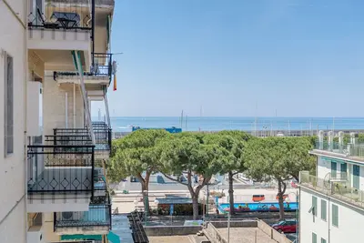 Image de Appartement 'Sea & Center - Chiavari' avec vue mer, Wi-Fi et climatisation