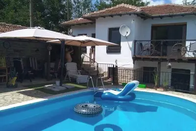 Image de Bee Valley Guesthouse with private pool and garden