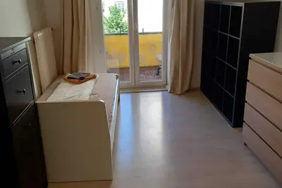 Image de Steglitz V-large apartment in old building, 3 rooms, kitchen, bathroom & balcony