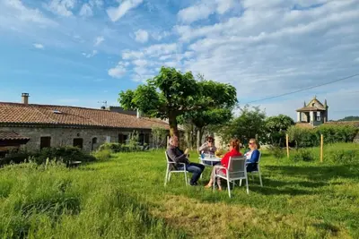 Image de Gîte « Le Nid » avec jardin commun et Wi-Fi