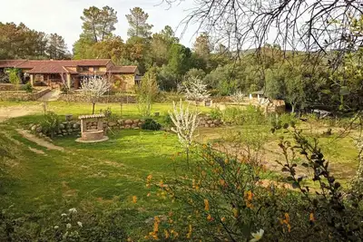 Image de Maison de campagne design avec piscine à la montagne