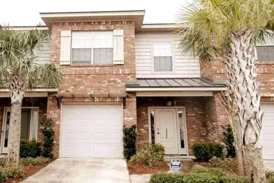 Image de Pets Welcome, Central, Spacious St Simons Retreat