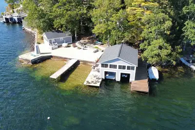 Image de Stay Above The Water On Beautiful Lake Winnipesaukee