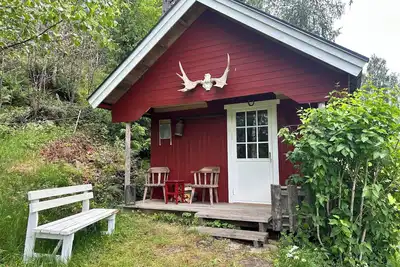 Image de Peaceful, Off-Grid Cabin by the River- No Power, No Water- Just Tranquility