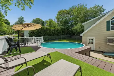 Image de Pool, Dream Home Gym, Tv+Desk in Each Room, 85\" Tv, Games, 2 Bkb Hoops, Fire Pit