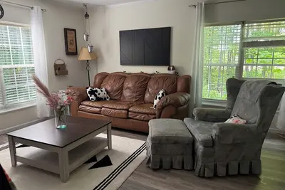 Image de Rustic Horse-Farm Stay on 7 Acres, Near Lake Erie, Nature, Horses and More.