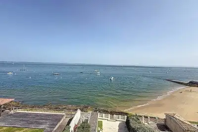 Image de Appartement de charme 90m². Vue mer à couper le souffle. Centre Arcachon