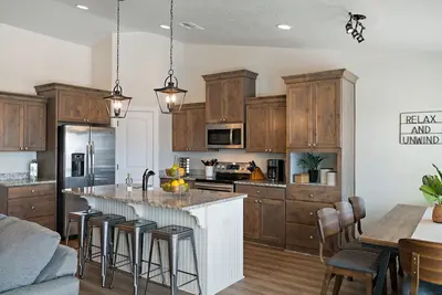 Image de Stunning 5br Oasis • Hot Tub • Casita • Hurricane