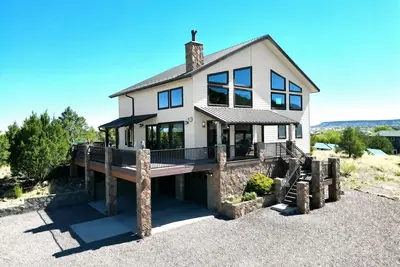 Image de Eagar Hilltop Vista, 360 Views, Hot Tub, Ac, Game room, Starlink, Sleeps 8