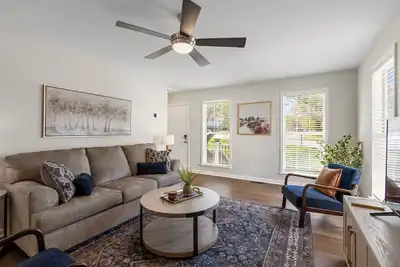 Image de 3br Near Dt Greer - Screened Porch + Fenced Yard