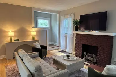 Image de 3br Family and Pet-Friendly College Hill Home • Walk to Wesley