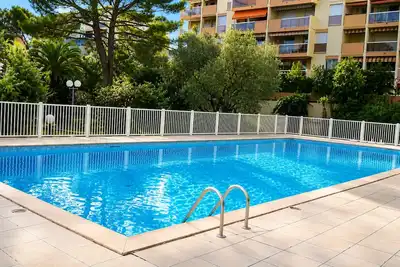 Image de Grand Studio dans résidence avec Piscine