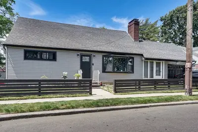 Image de Work & Play in Baldwin! Cozy Apartment w/ Grill