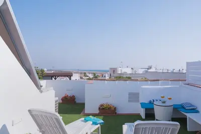 Image de Casa Lola Conil - Roof terrace overlooking the sea and Parking - Only for families or couples