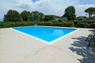 Image de Villa Lucrezia – 4 couchages à Bardolino, Lac de Garde – Piscine, Jardin, Parking, Animaux