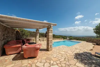 Image de Villa Bellavista - Oasis with Pool, surrounded by greenery and Breathtaking Sunrises