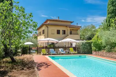 Image de Villa San Michele avec Piscine Privée à San Gimignano