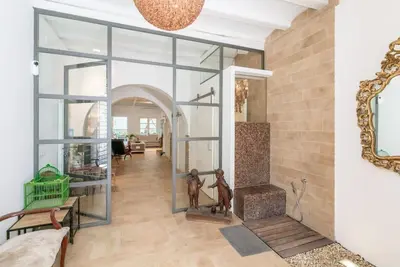 Image de House 1801 | by Palmera – Stylish 6-Bedroom Home in Old Town