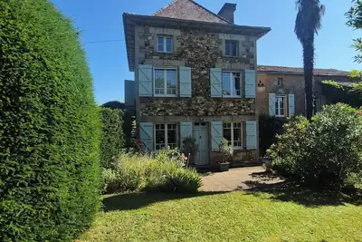 Image de Gîte familial au calme en pleine nature, piscine panoramique chauffée.